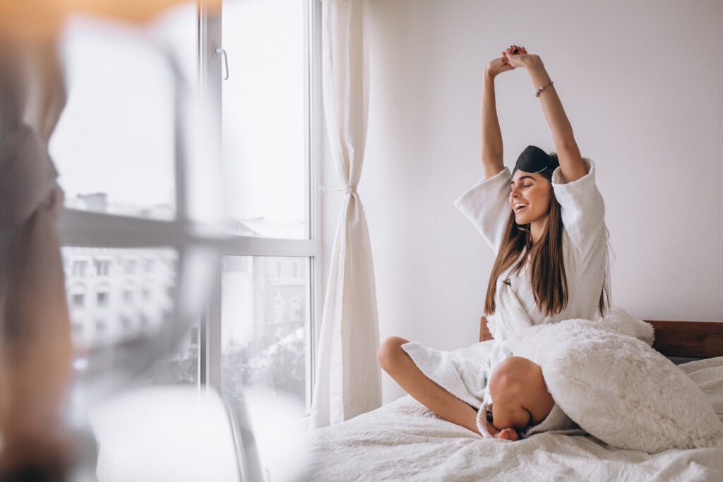 femme qui se réveille après une bonne nuit de sommeil